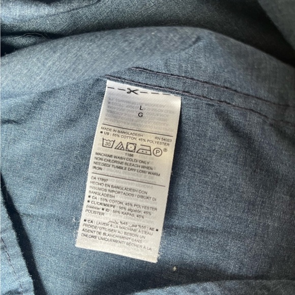Old Navy Slim Fit Denim Button Down - Picture 7 of 7